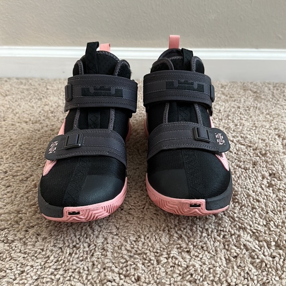 Lebron Soldier 13 GS ‘Black Bleached Coral’ - Picture 3 of 5